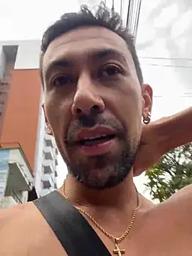 Snapshot of dantedesirexx chatting on January 26, 1:04 pm dantedesirexx online show from January 26, 1:04 pm