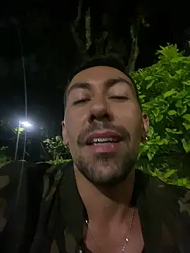 Snapshot of dantedesirexx chatting on March 4, 5:00 am dantedesirexx online show from March 4, 5:00 am