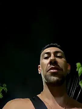 Snapshot of dantedesirexx chatting on December 3, 5:30 am dantedesirexx online show from December 3, 5:30 am