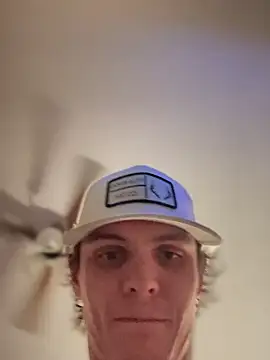 Snapshot of devinshd chatting on March 12, 5:46 am devinshd online show from March 12, 5:46 am