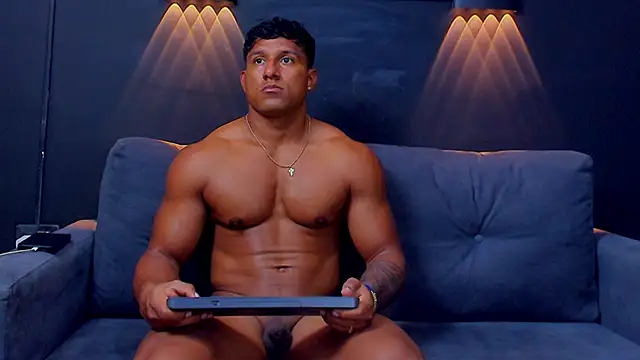 Snapshot of CallumMuscle chatting on March 2, 6:59 am CallumMuscle online show from March 2, 6:59 am