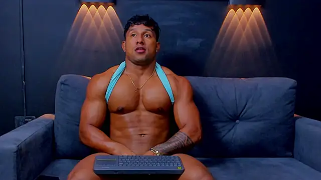 Snapshot of CallumMuscle chatting on March 5, 3:30 am CallumMuscle online show from March 5, 3:30 am