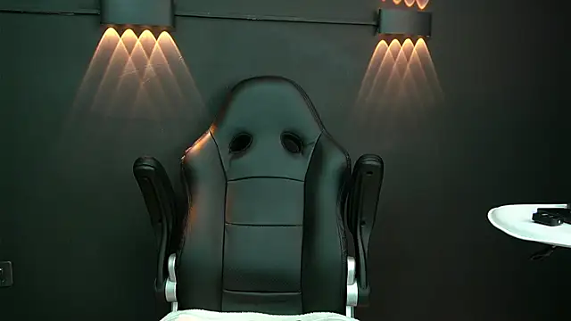 Snapshot of CallumMuscle chatting on January 4, 2:56 pm CallumMuscle online show from January 4, 2:56 pm