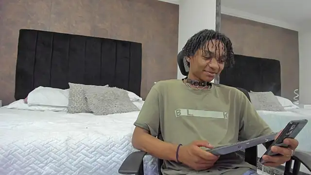 ErickHoffmans online show from January 12, 5:03 am