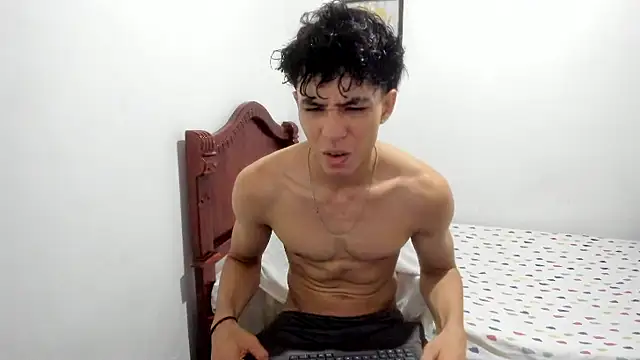 Snapshot of enzo_sloran chatting on October 20, 11:47 am enzo sloran online show from October 20, 11:47 am