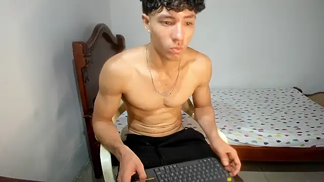 Snapshot of enzo_sloran chatting on September 25, 4:50 pm enzo sloran online show from September 25, 4:50 pm