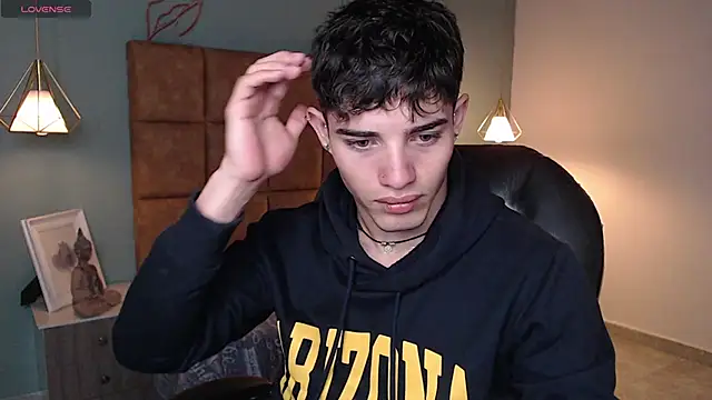 AlejooTwink online show from February 4, 6:49 pm