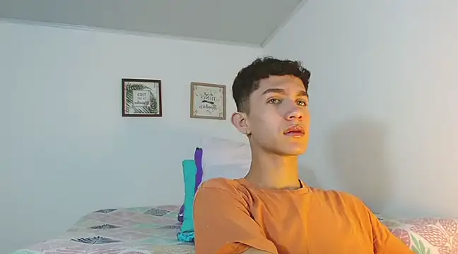Snapshot of Noah_tyler_ chatting on December 10, 7:54 pm Noah tyler  online show from December 10, 7:54 pm