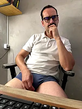 Snapshot of Superdad chatting on October 16, 2:14 pm Superdad online show from October 16, 2:14 pm