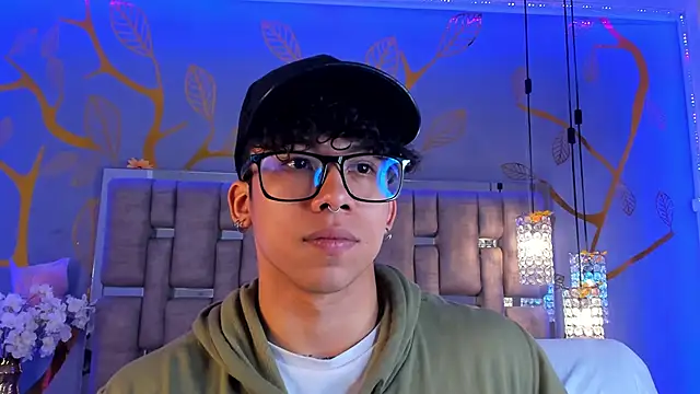 AkazaBoy  online show from December 2, 4:26 am