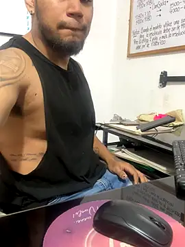 Aaron Hunter  online show from October 7, 12:37 am