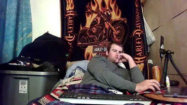 Snapshot of sexaddict_2424 chatting on October 24, 10:00 pm sexaddict 2424 online show from October 24, 10:00 pm