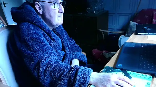 Adamdaddybear online show from March 14, 9:24 am