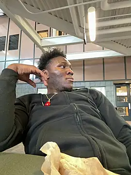 Festivitiesking1 online show from February 16, 5:33 pm