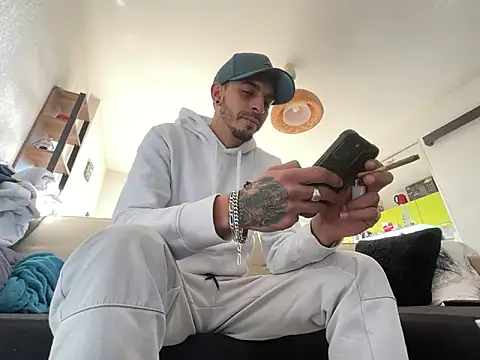 Rebeu313 online show from December 27, 1:28 pm