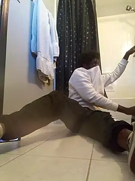 DevinToore online show from April 16, 11:29 pm