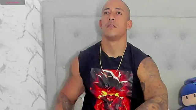 luigiferrara online show from May 21, 8:35 pm