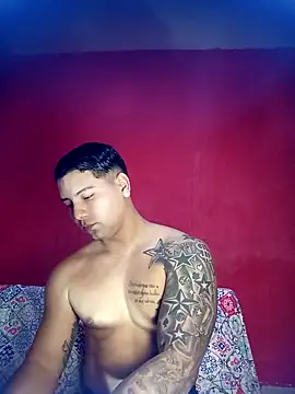 Snapshot of paul_luis chatting on November 1, 12:36 am paul luis online show from November 1, 12:36 am