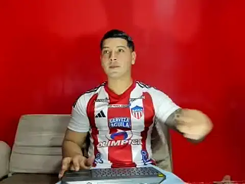 Snapshot of paul_luis chatting on September 27, 12:08 am paul luis online show from September 27, 12:08 am