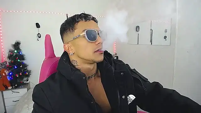 Leonard Price online show from December 2, 12:52 pm