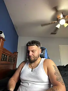 Snapshot of MasterKvn chatting on December 10, 7:32 pm MasterKvn online show from December 10, 7:32 pm