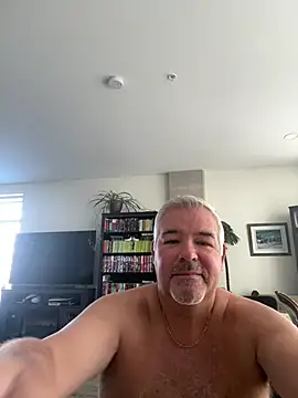 Snapshot of aarosteev2 chatting on February 24, 2:04 pm aarosteev2 online show from February 24, 2:04 pm