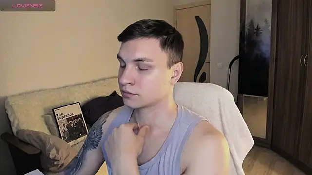 handsome guy01 online show from October 6, 4:00 pm