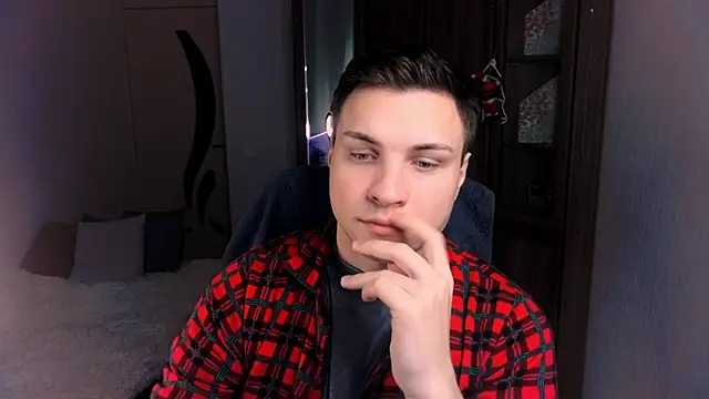 handsome guy01 online show from December 12, 11:25 pm