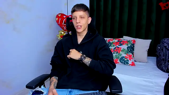 Snapshot of Adam_hard_ chatting on February 12, 8:07 pm Adam hard  online show from February 12, 8:07 pm