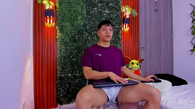 Valentino  X online show from September 20, 2:06 pm