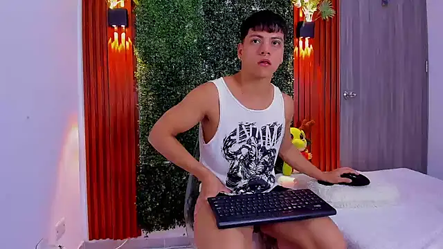 Valentino  X online show from September 22, 11:21 am