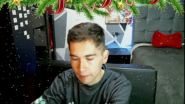 Snapshot of samael1107 chatting on December 7, 11:01 pm samael1107 online show from December 7, 11:01 pm