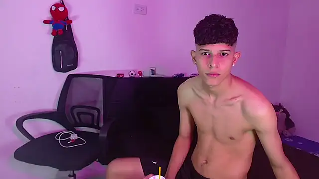 LiamGadiell online show from February 23, 4:33 am