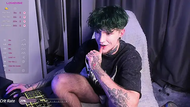 Snapshot of Badrabbitt_ chatting on March 8, 4:31 am Badrabbitt  online show from March 8, 4:31 am