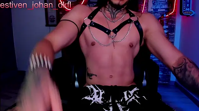 Snapshot of the_beast_master_ chatting on September 20, 9:37 pm the beast master  online show from September 20, 9:37 pm