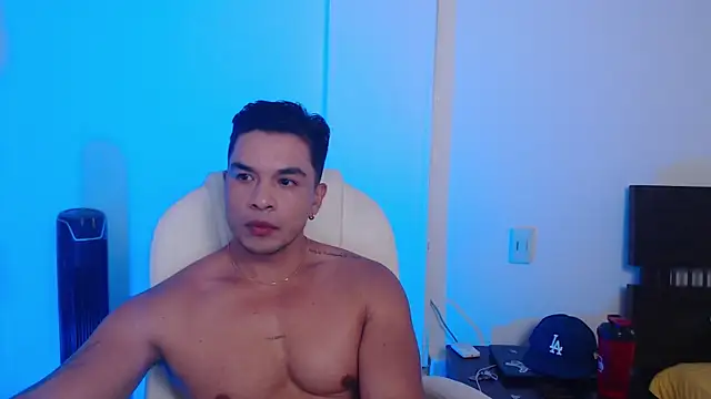 estebandelouis online show from February 1, 12:05 pm