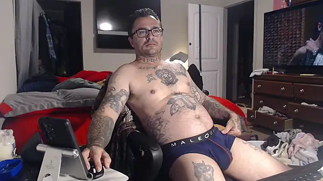 dadbod1178 online show from January 15, 11:51 pm