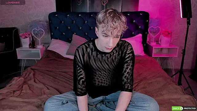 TrevorBenson online show from November 6, 3:09 am