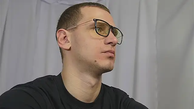 Snapshot of vance_rulez chatting on December 21, 6:30 am vance rulez online show from December 21, 6:30 am