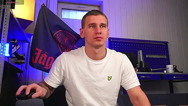 Snapshot of vance_rulez chatting on October 13, 6:08 am vance rulez online show from October 13, 6:08 am