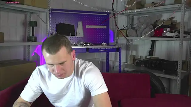 Snapshot of vance_rulez chatting on March 7, 8:13 am vance rulez online show from March 7, 8:13 am