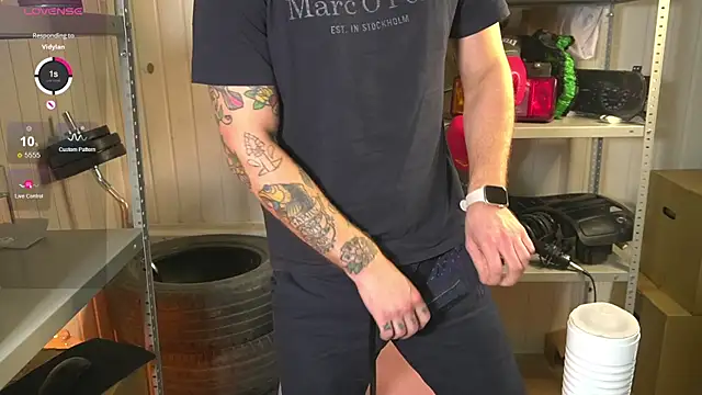 Snapshot of vance_rulez chatting on January 15, 6:43 am vance rulez online show from January 15, 6:43 am