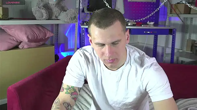 Snapshot of vance_rulez chatting on March 6, 7:36 am vance rulez online show from March 6, 7:36 am