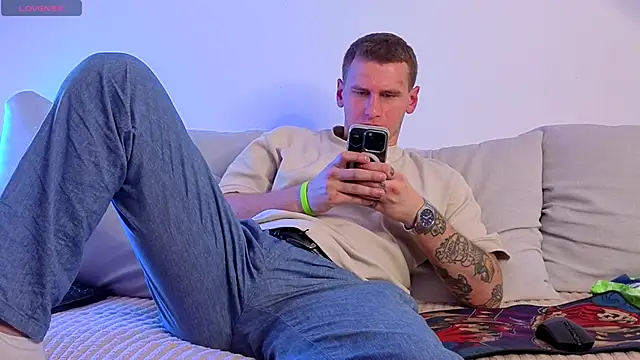 Snapshot of vance_rulez chatting on October 17, 6:23 pm vance rulez online show from October 17, 6:23 pm