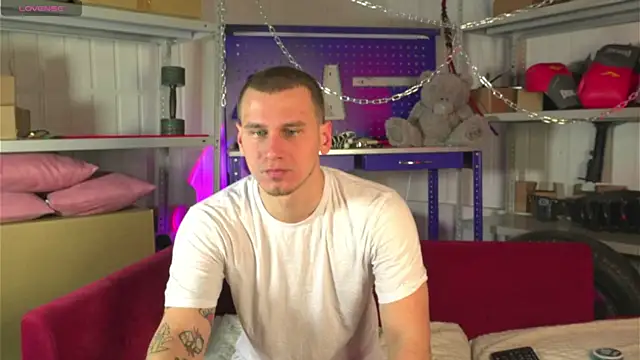 Snapshot of vance_rulez chatting on March 5, 7:49 am vance rulez online show from March 5, 7:49 am