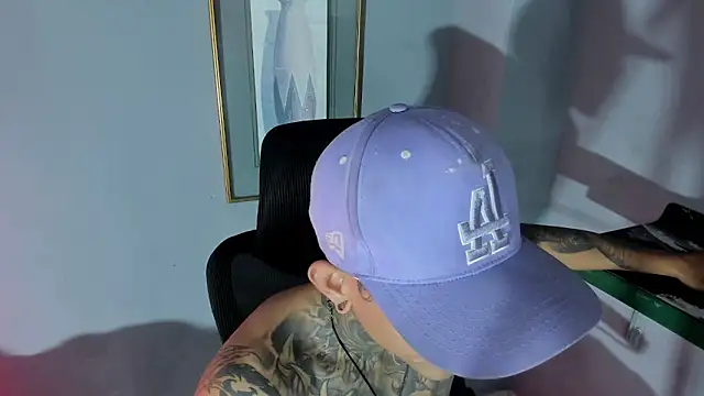 Travistanner 28 online show from February 6, 2:14 pm