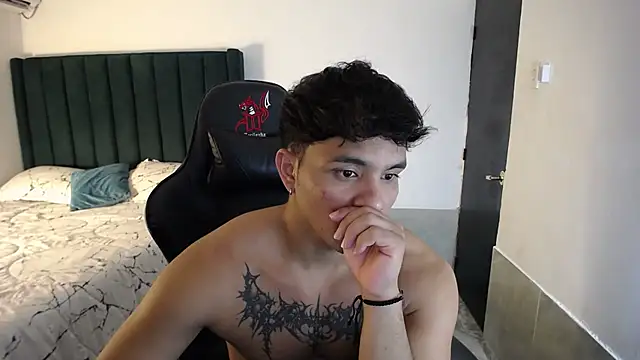 man dur07 online show from October 28, 7:49 pm