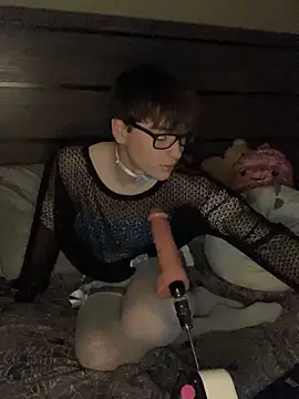 YourFavTwinkie online show from February 2, 7:52 am