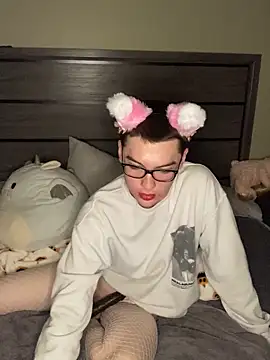 YourFavTwinkie online show from November 9, 7:34 am