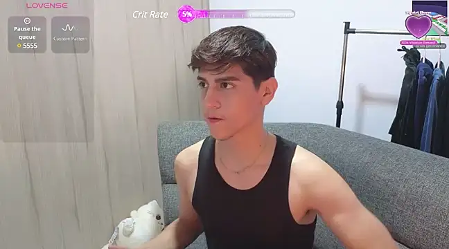 zackary 0 online show from December 4, 8:01 am